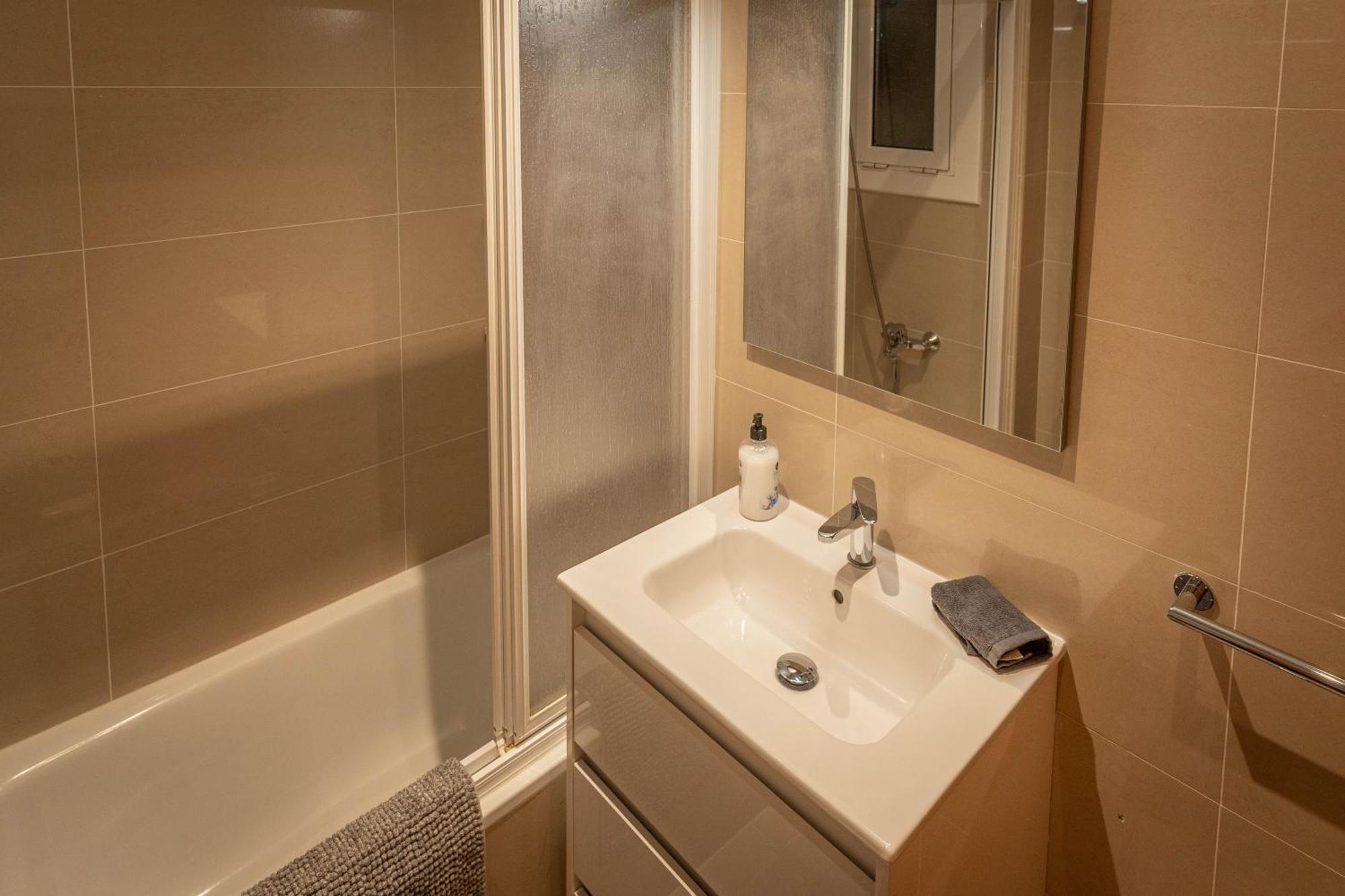 Lindo Apartamento Vila De Gracia Barcelona Eksteriør billede
